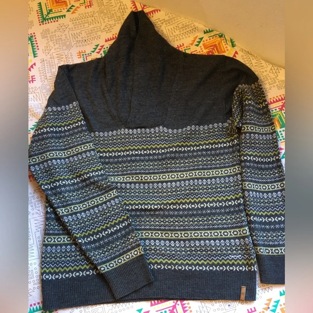 Peter England Cross Neck Sweater - Picture 6 of 7